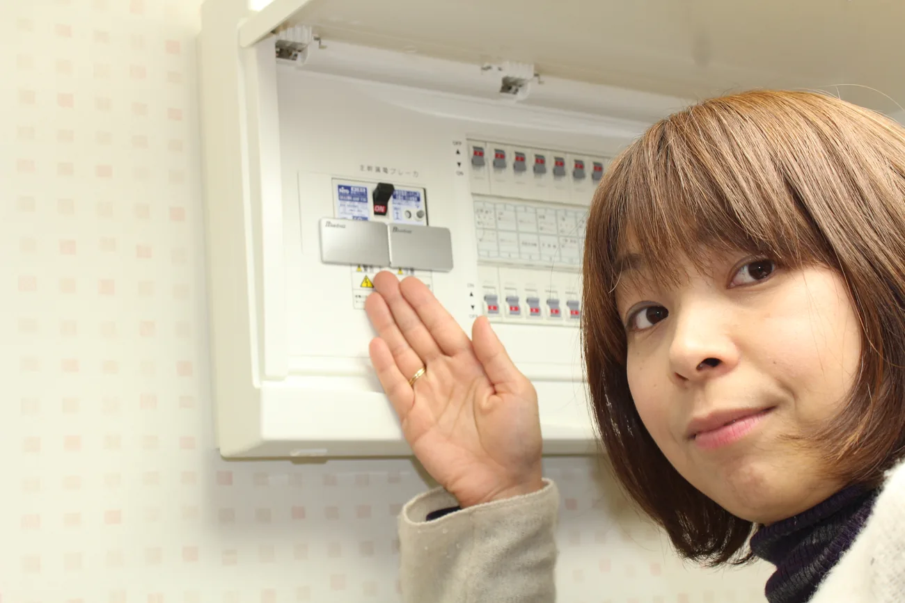 スマートフォンやパソコンなど暮らしの電気環境を考えるイメージ